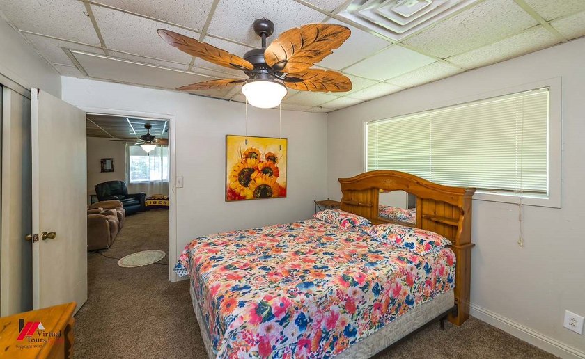 Toledo Bend lakefront home. Near Circle Drive marina. Central - photo 37