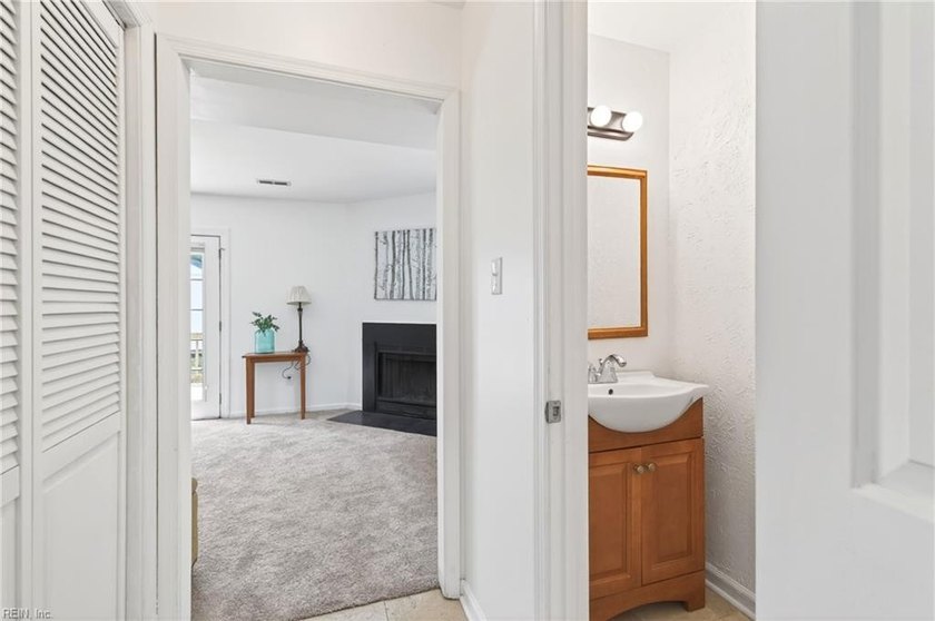 This home is in great condition featuring 3 bedrooms and 2.5 - photo 14