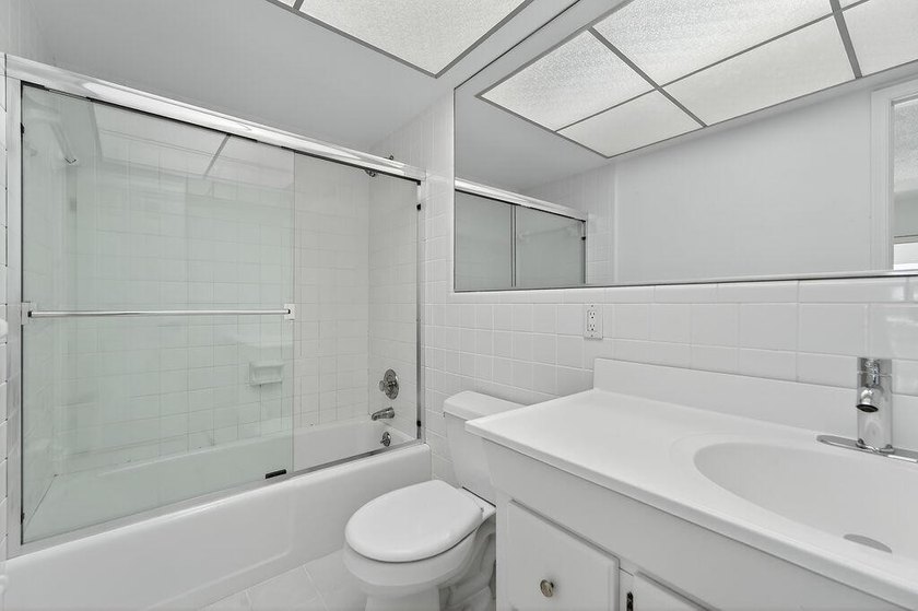 Don't miss this super clean, 2BR, 2 BA in highly sought after - photo 20