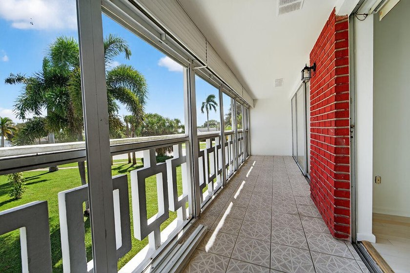 Don't miss this super clean, 2BR, 2 BA in highly sought after - photo 23