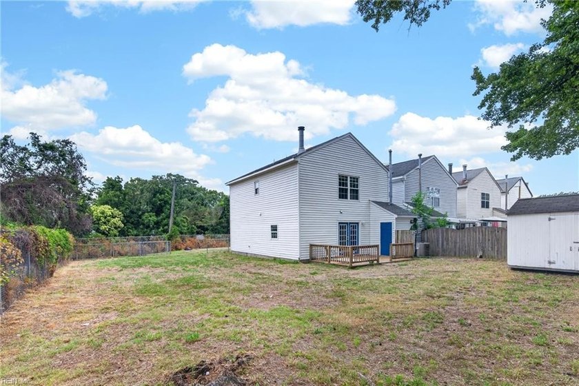 This home is in great condition featuring 3 bedrooms and 2.5 - photo 32