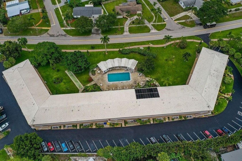 Don't miss this super clean, 2BR, 2 BA in highly sought after - photo 33
