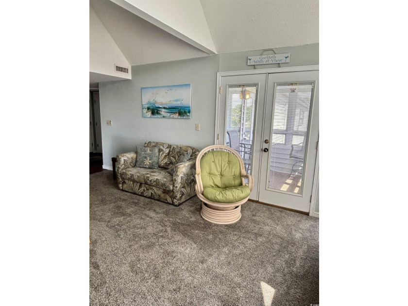 Beautiful top-floor, corner 2 bedroom, 2 full bathroom fully - photo 4