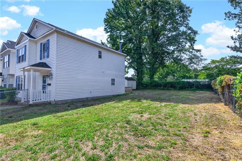 This home is in great condition featuring 3 bedrooms and 2.5 - photo 34