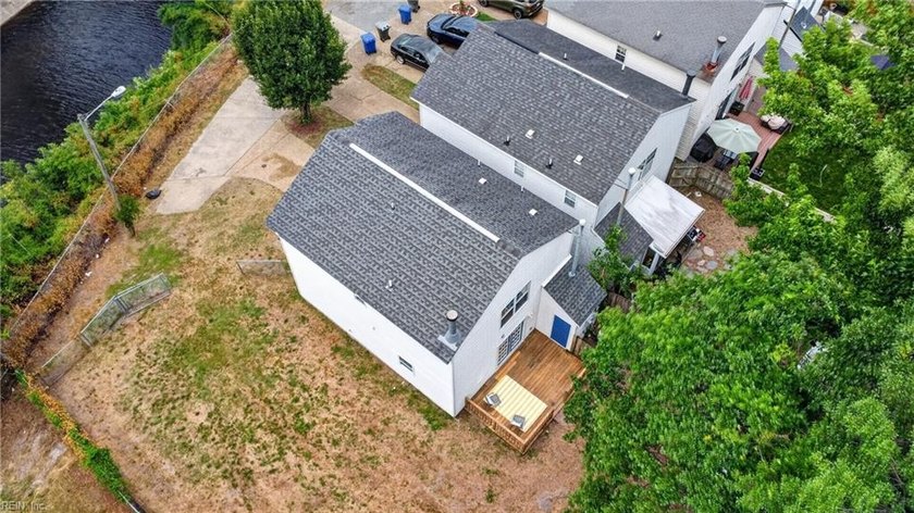 This home is in great condition featuring 3 bedrooms and 2.5 - photo 38