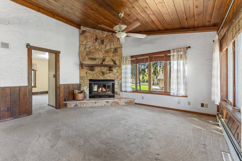 WALK INTO INSTANT EQUITY WITH THIS BEAUTIFUL HOME. Enjoy lake - photo 14