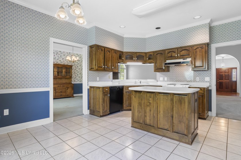 Welcome to Edgewater Estates, one of Biloxi's most sought-after - photo 17