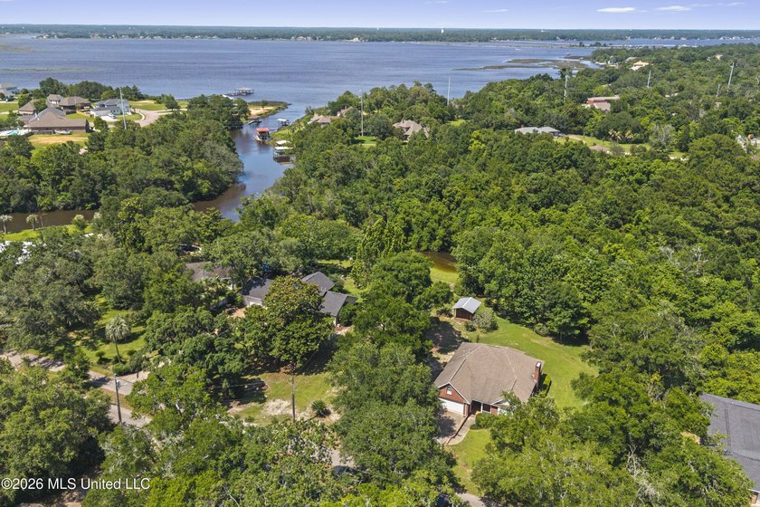 Welcome to Edgewater Estates, one of Biloxi's most sought-after - photo 38