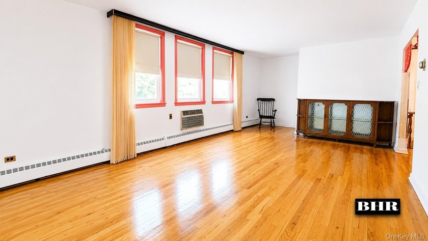 Old Mill Basin ... Brand new to market. Bright, spacious 1 bed - photo 2