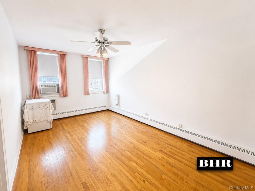Old Mill Basin ... Brand new to market. Bright, spacious 1 bed - photo 3