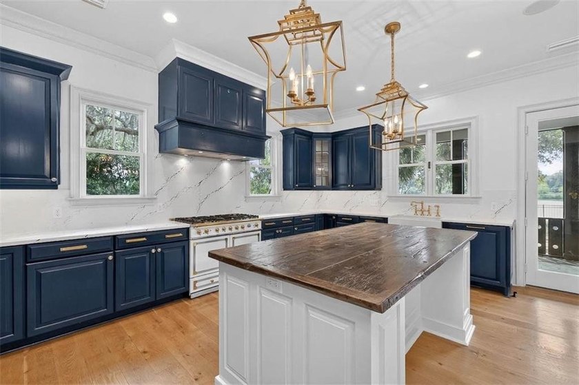 Welcome to 23 Bracklin Court in Frederica Township, a stunning - photo 22