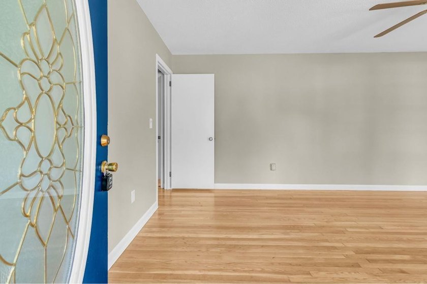 Updated brick ranch in Hanahan! Located in the highly desirable - photo 9