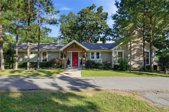 Welcome to your dream lake home nestled in the highly desired - photo 2