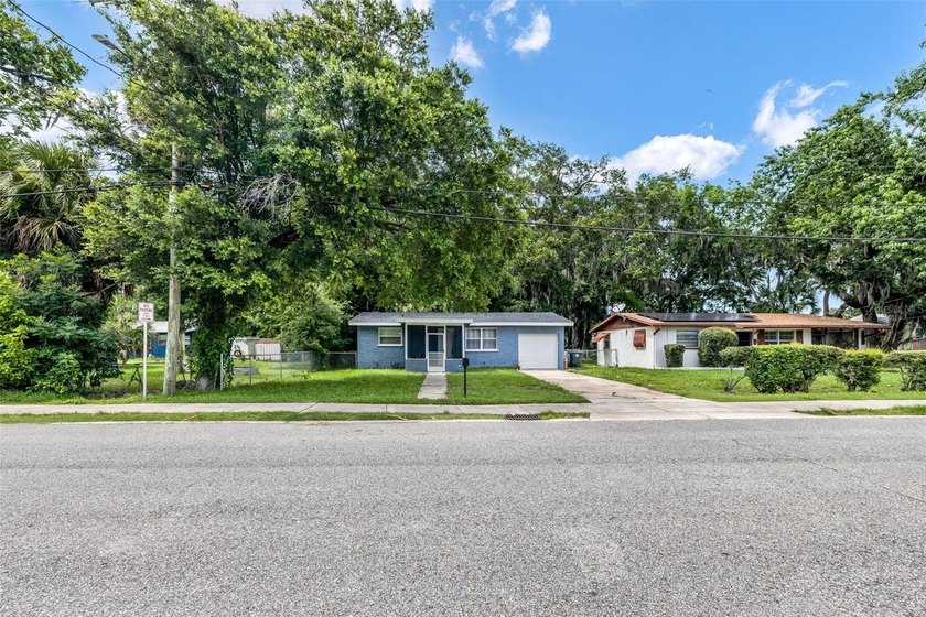 Welcome to 906 Magnolia Avenue! This beautifully updated - photo 3