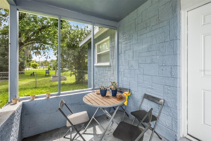 Welcome to 906 Magnolia Avenue! This beautifully updated - photo 5
