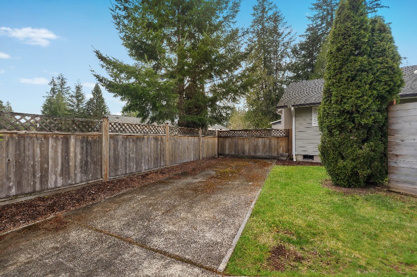 Updated Golf Course Home - photo 4