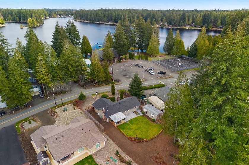 Updated Golf Course Home - photo 31