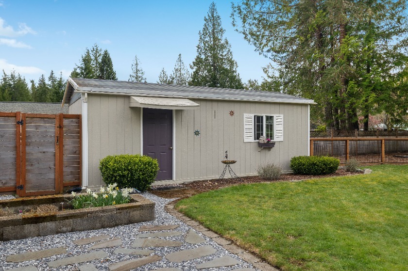 Updated Golf Course Home - photo 12