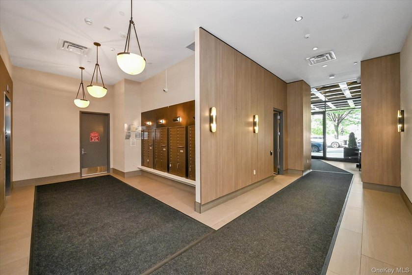 Welcome to unit 8D, your new home at the BLVD Condominiums! - photo 5