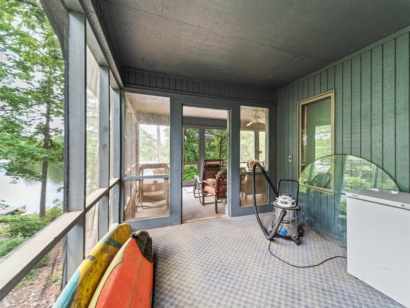 3 BED 3 BATH LAKE FRONT HOME WITH A SWIM DOCK! FISH OR SWIM - photo 8