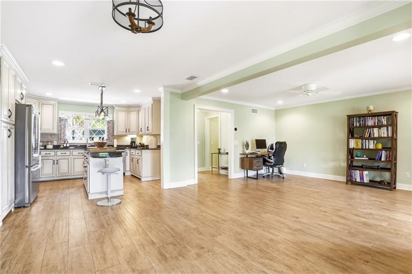 Experience the ultimate coastal lifestyle in this stunning - photo 11