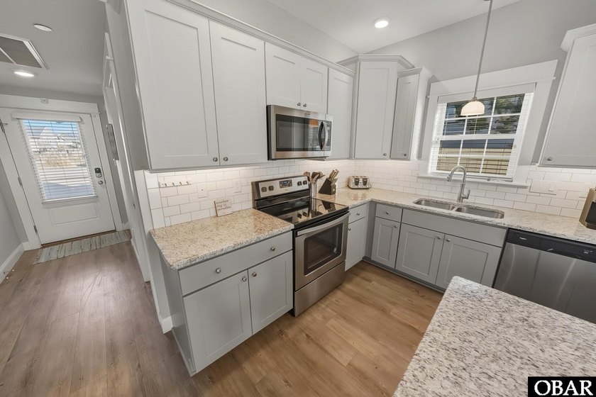 Welcome to this beautiful two story townhome in the heart of - photo 11