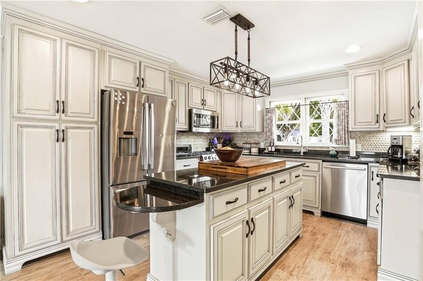 Experience the ultimate coastal lifestyle in this stunning - photo 14