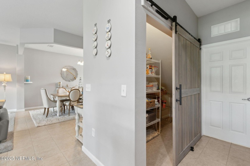 This beautifully appointed townhouse is super clean &amp; move-in - photo 11