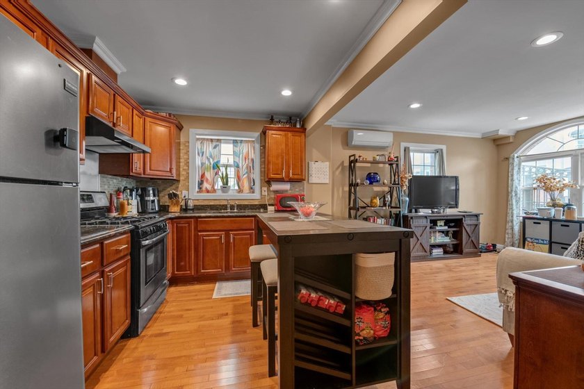 Introducing 90 Milford Street-a beautifully maintained and - photo 16