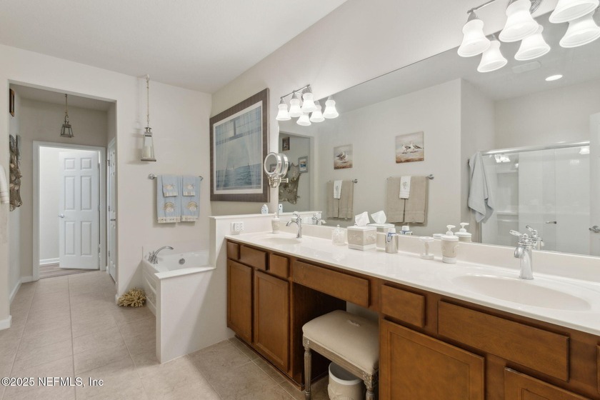 This beautifully appointed townhouse is super clean &amp; move-in - photo 18