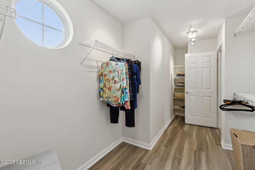 This beautifully appointed townhouse is super clean &amp; move-in - photo 20