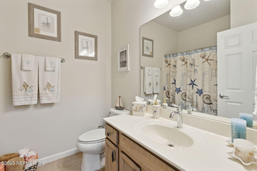 This beautifully appointed townhouse is super clean &amp; move-in - photo 22