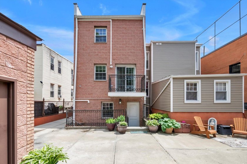 Introducing 90 Milford Street-a beautifully maintained and - photo 23