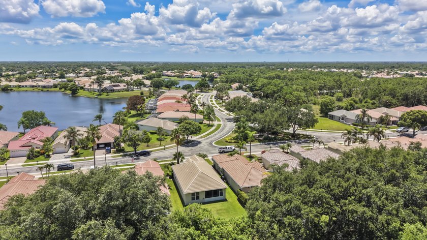 LOCATION, PRICED TO SELL, AND LOADED WITH LIFESTYLE! Nestled - photo 31