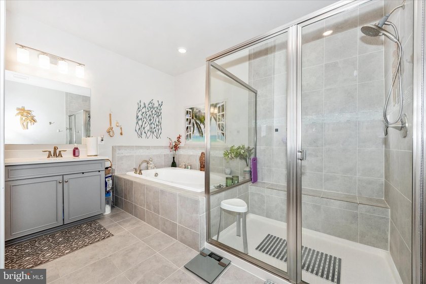 **HUGE PRICE DROP - PRICED TO SELL!** Don't miss this - photo 31