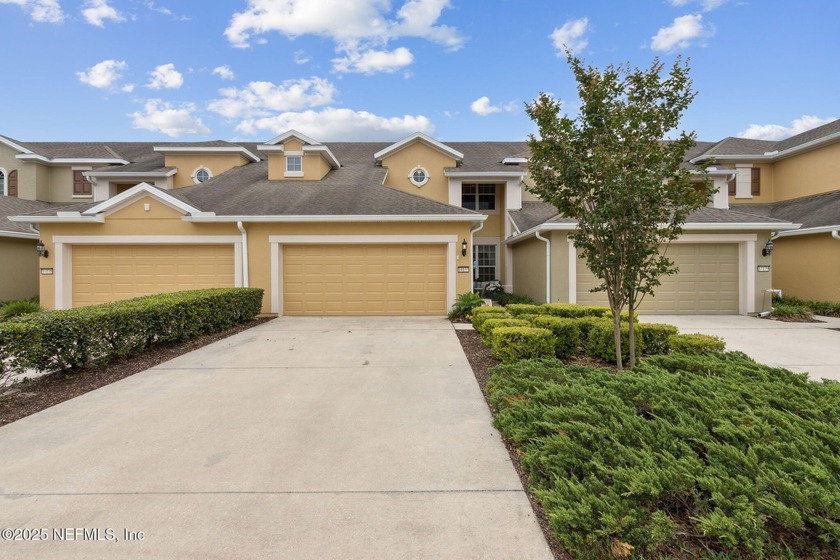 This beautifully appointed townhouse is super clean &amp; move-in - photo 34