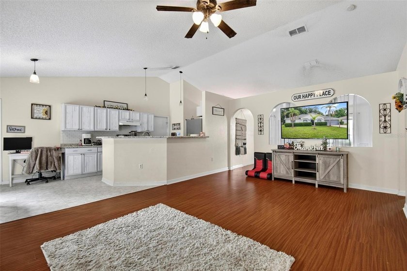 Opportunity awaits at 195 Parkview Drive in Palm Coast! This - photo 7