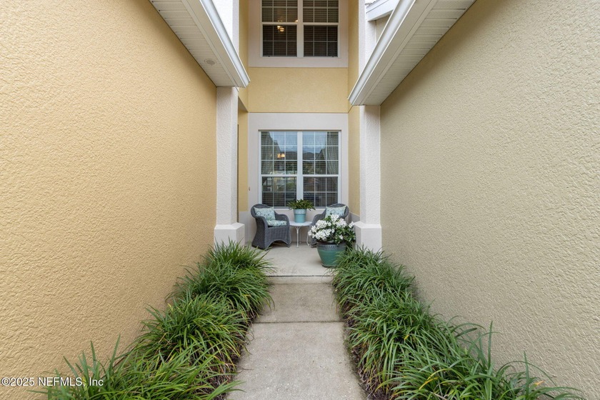 This beautifully appointed townhouse is super clean &amp; move-in - photo 38
