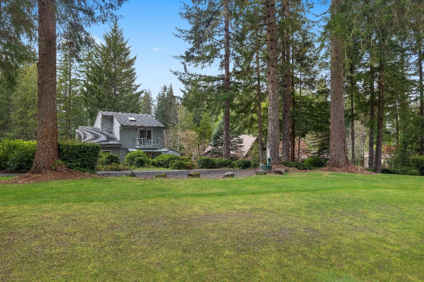 Golf Course Home with 3 car Garage Corner Lot - photo 30