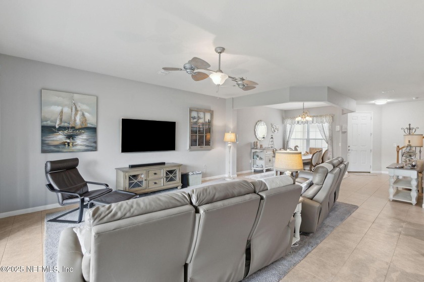 This beautifully appointed townhouse is super clean &amp; move-in - photo 42