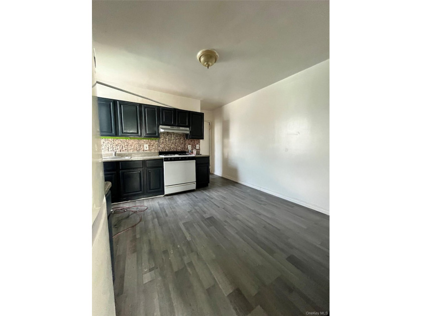VALUE-ADD SIX-UNIT RENT-STABILIZED MULTIFAMILY INVESTMENT - photo 6
