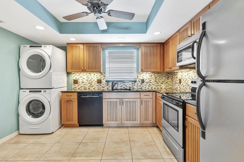 Enjoy stunning intracoastal views from this 5th-floor 2 Bedroom - photo 5