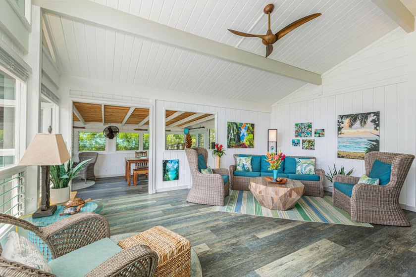 This Enchanting 2 bedroom flag lot Cottage situated on a lush - photo 8