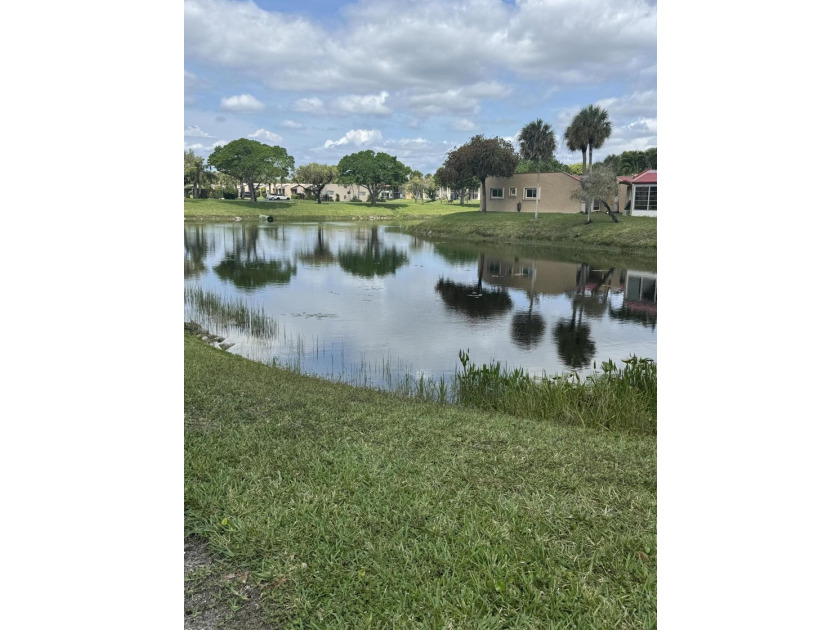 Beautifully remodeled 2-bedroom, 2-bath villa located in the - photo 8