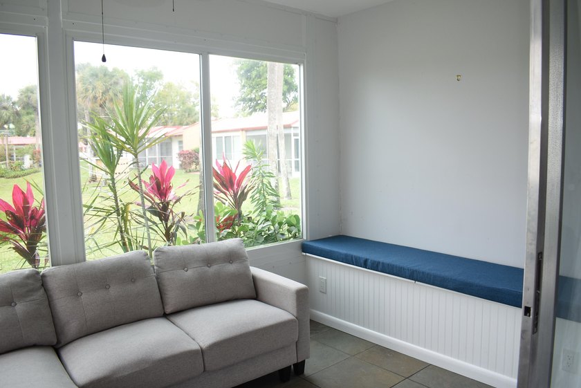 Beautifully remodeled 2-bedroom, 2-bath villa located in the - photo 10