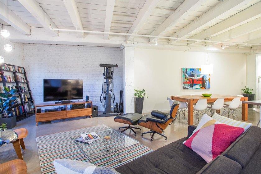 Expansive NYC style loft in Gastown's coveted Koret Lofts. This - photo 2
