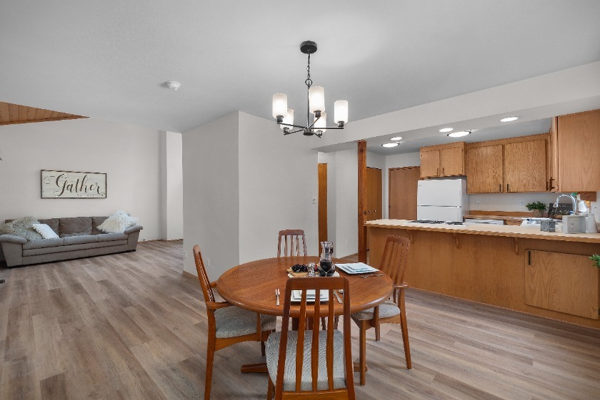 Golf Course Home with 3 car Garage Corner Lot - photo 6