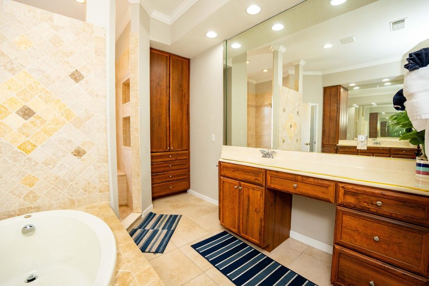 Step into this meticulously maintained 2006 CBS built home - photo 19