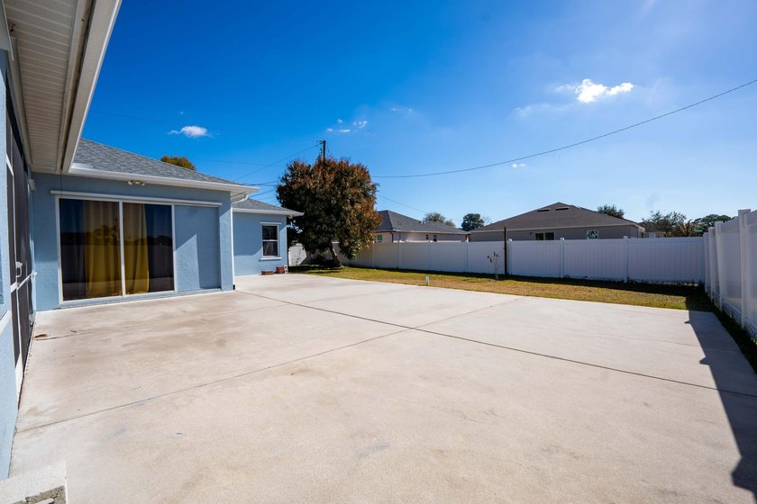 Step into this meticulously maintained 2006 CBS built home - photo 35