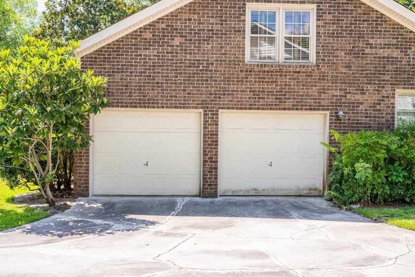Shadowmoss | 3 BR | 2.5 BA | 2,330 Sq Ft | 0.26-Acre Charming - photo 6